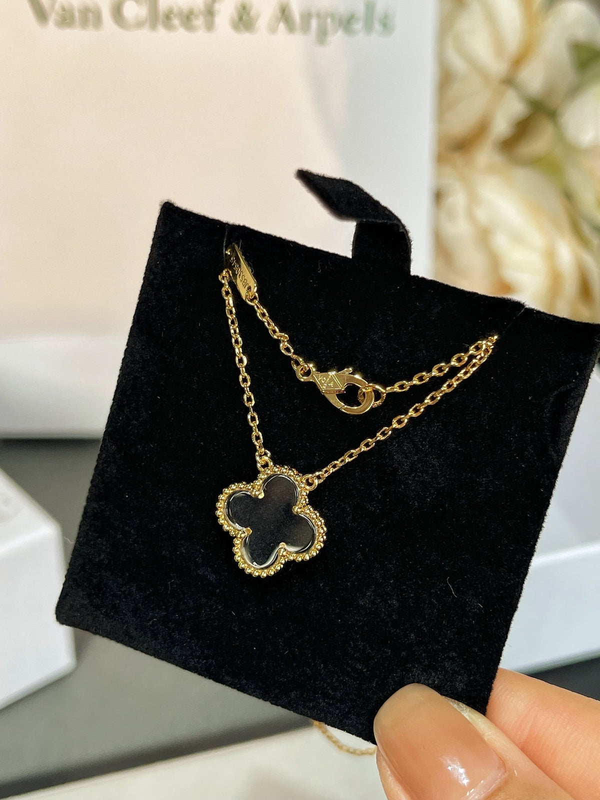 [Avelora Jewelry ]CLOVER ROCK CRYSTAL ROSE GOLD NECKLACE
