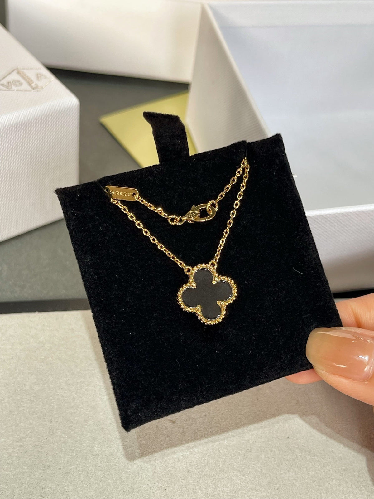 [Avelora Jewelry ]CLOVER ROCK CRYSTAL ROSE GOLD NECKLACE