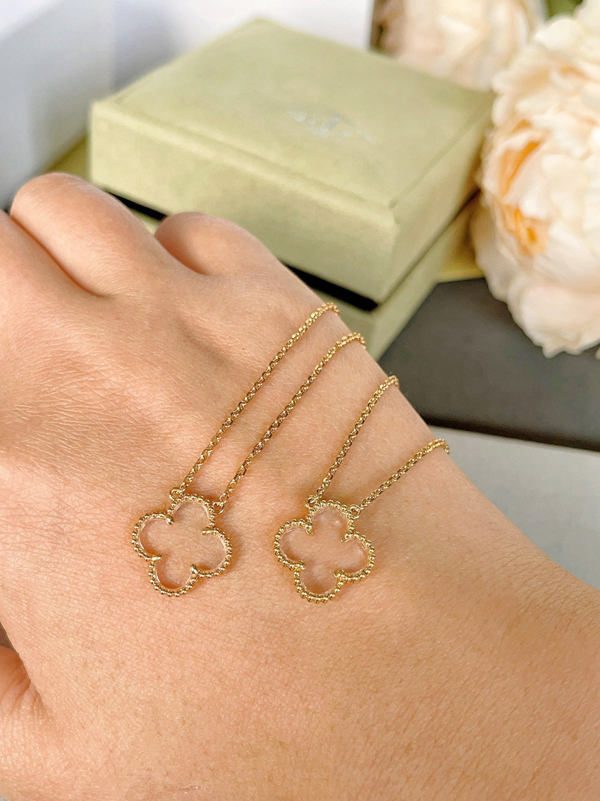 [Avelora Jewelry ]CLOVER ROCK CRYSTAL ROSE GOLD NECKLACE
