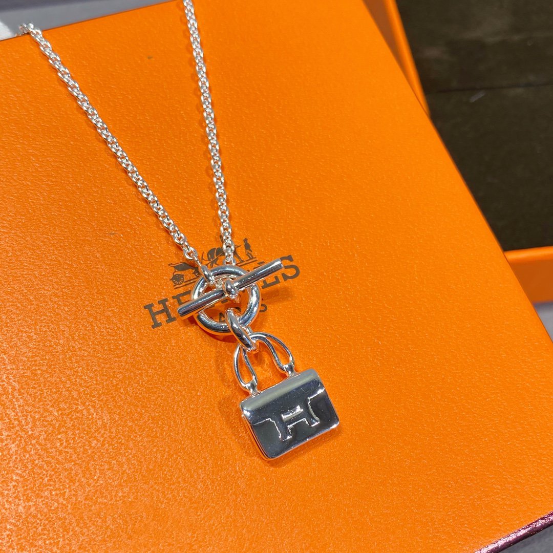 [Avelora Jewelry ]CONSTANCE PEDANT SILVER NECKLACE