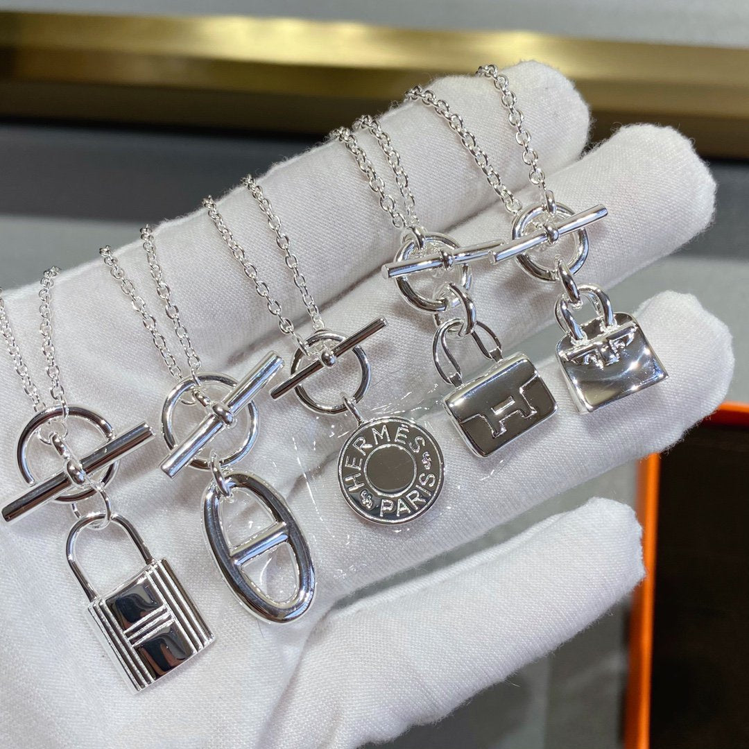 [Avelora Jewelry ]CONSTANCE PEDANT SILVER NECKLACE