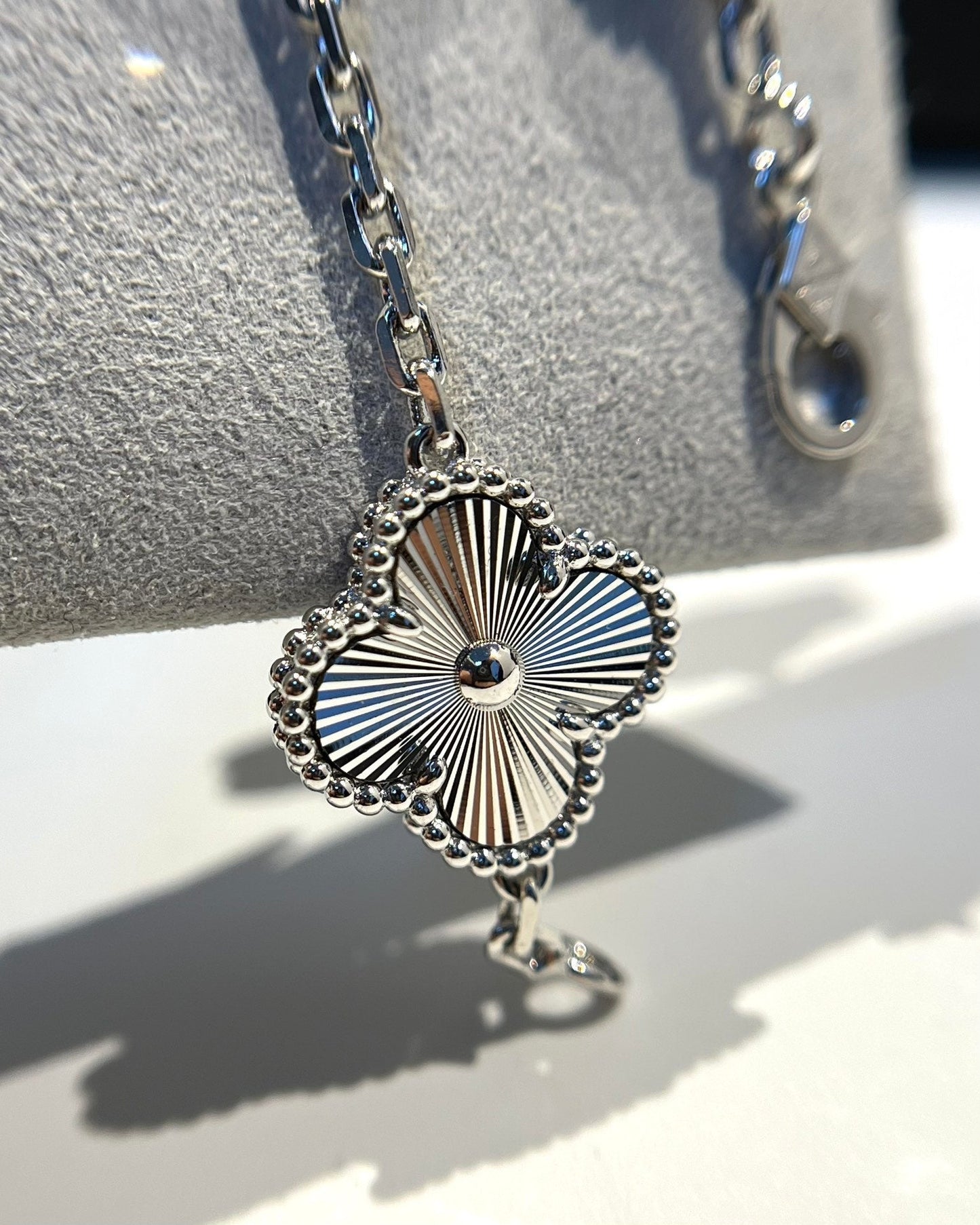 [Avelora]LUCKY CLOVER 5-MOTIF BRACELET - LASER COLLECTION