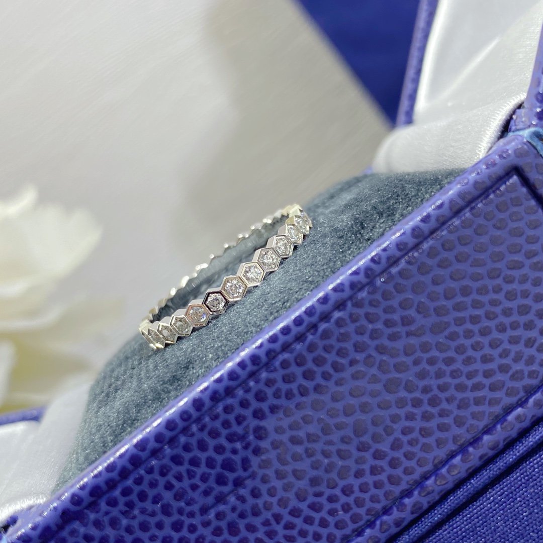 [Avelora]BEE LOVE DIAMOND PAVED SMALL RING