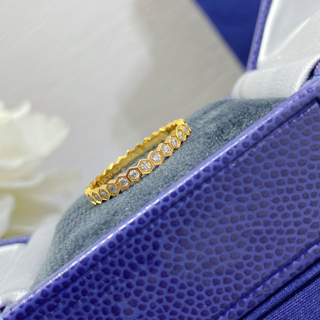[Avelora Jewelry ]BEE LOVE DIAMOND PAVED SMALL RING