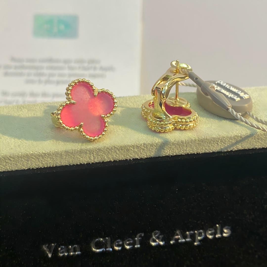 [Avelora jewelry]NEW CLOVER 15MM PINK ENAMEL STUD EARRINGS