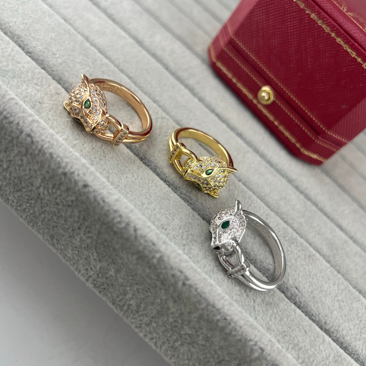 Round-Wire Panther Head Ring - detail view
