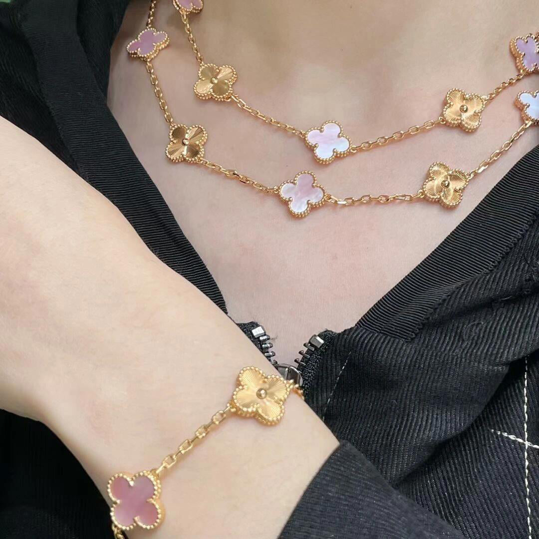 [Avelora Jewelry ]CLOVER 20 MOTIFS LASER PINK MOP NECKLACE