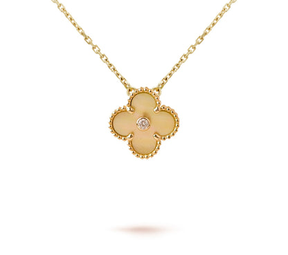 [Avelora]LIMITED EDITION CHRISTMAS CLOVER FLOWER NECKLACE - 15MM ANNUAL COLLECTIBLE PENDANT