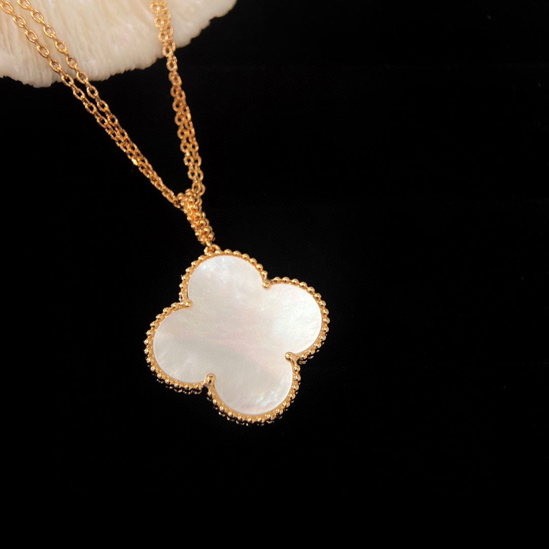 [Avelora Jewelry ]CLOVER 25MM MOP LARGE PENDANT NECKLACE