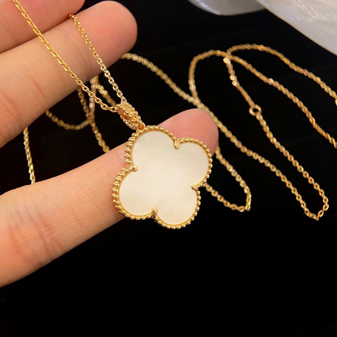 [Avelora Jewelry ]CLOVER 25MM MOP LARGE PENDANT NECKLACE