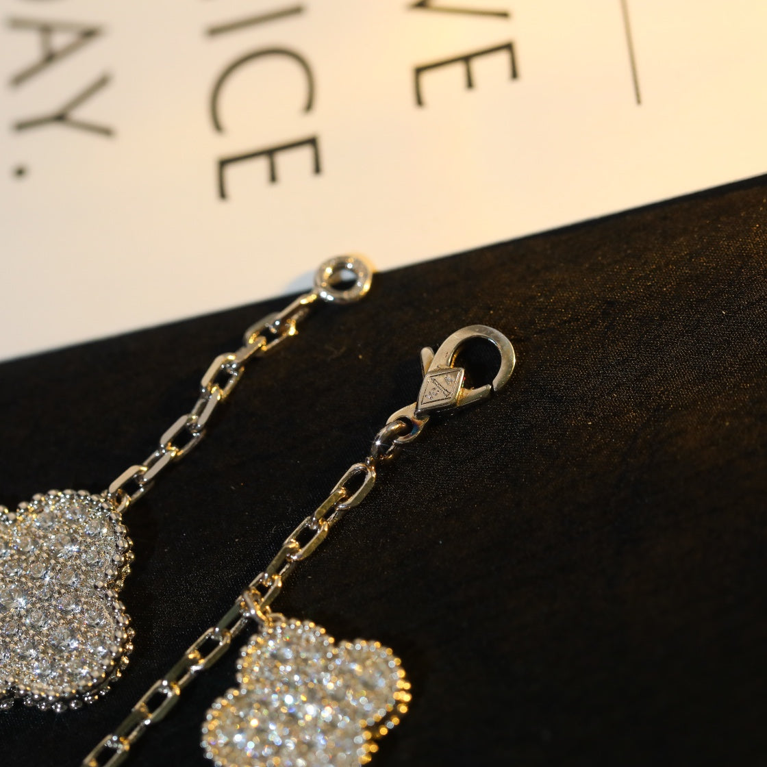 [Avelora Jewelry ]CLOVER BRACELET 5 MOTIF SILVER DIAMOND PAVED