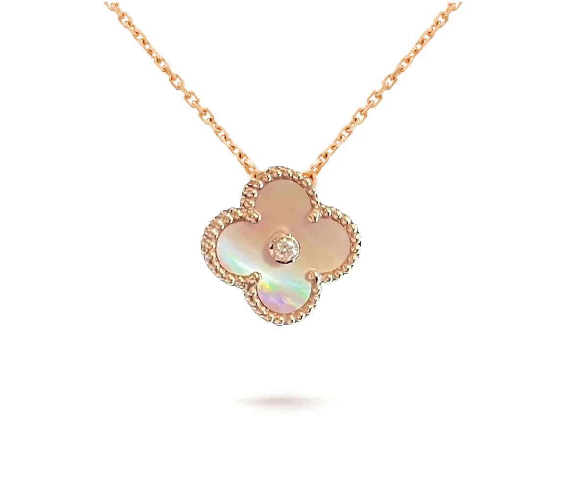 [Avelora]LIMITED EDITION CHRISTMAS CLOVER FLOWER NECKLACE - 15MM ANNUAL COLLECTIBLE PENDANT