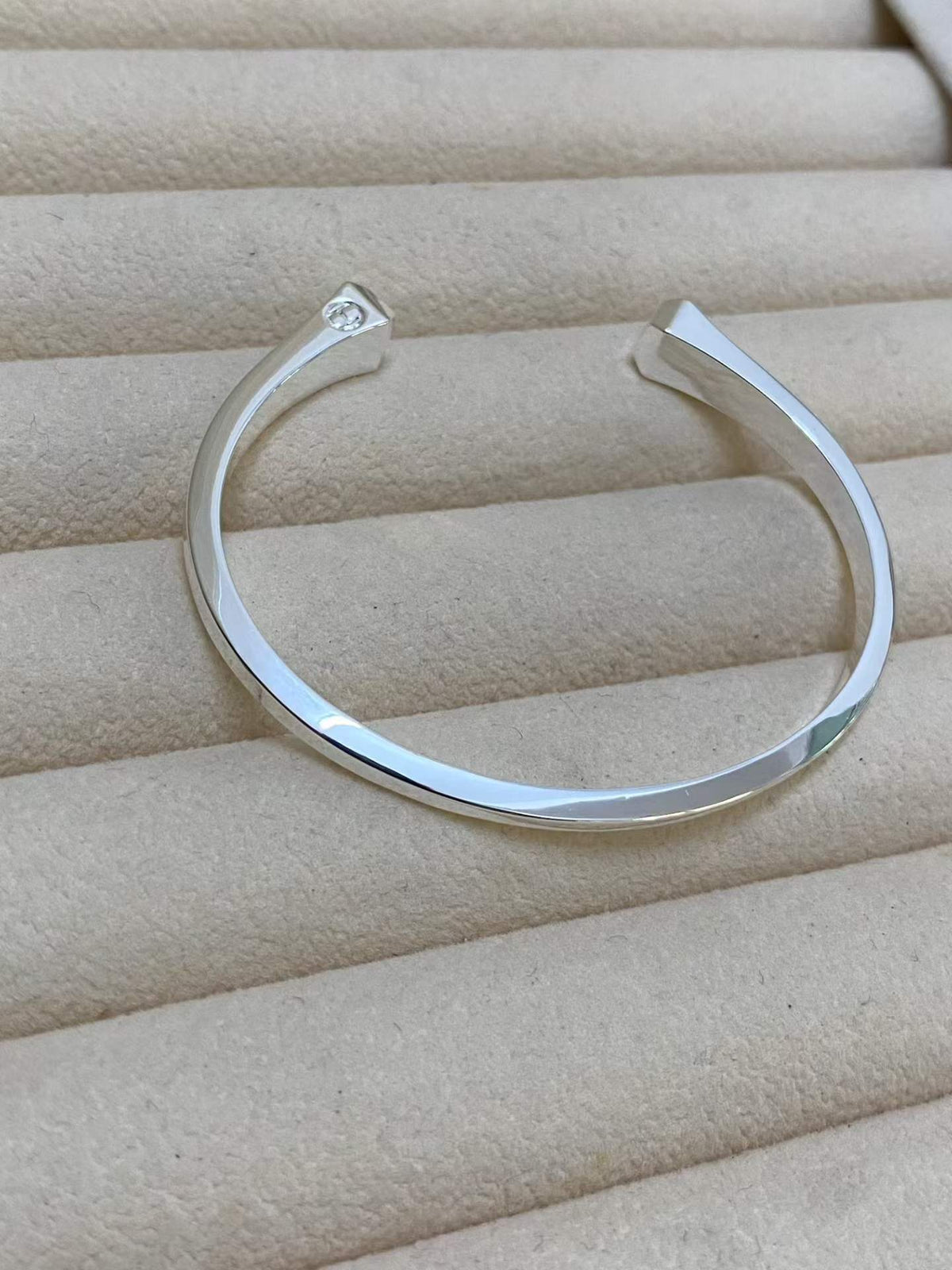 [Avelora Jewelry]CLOU DE FORGE SQUARE CONE STUDS OPEN CUFF ONE SIZE