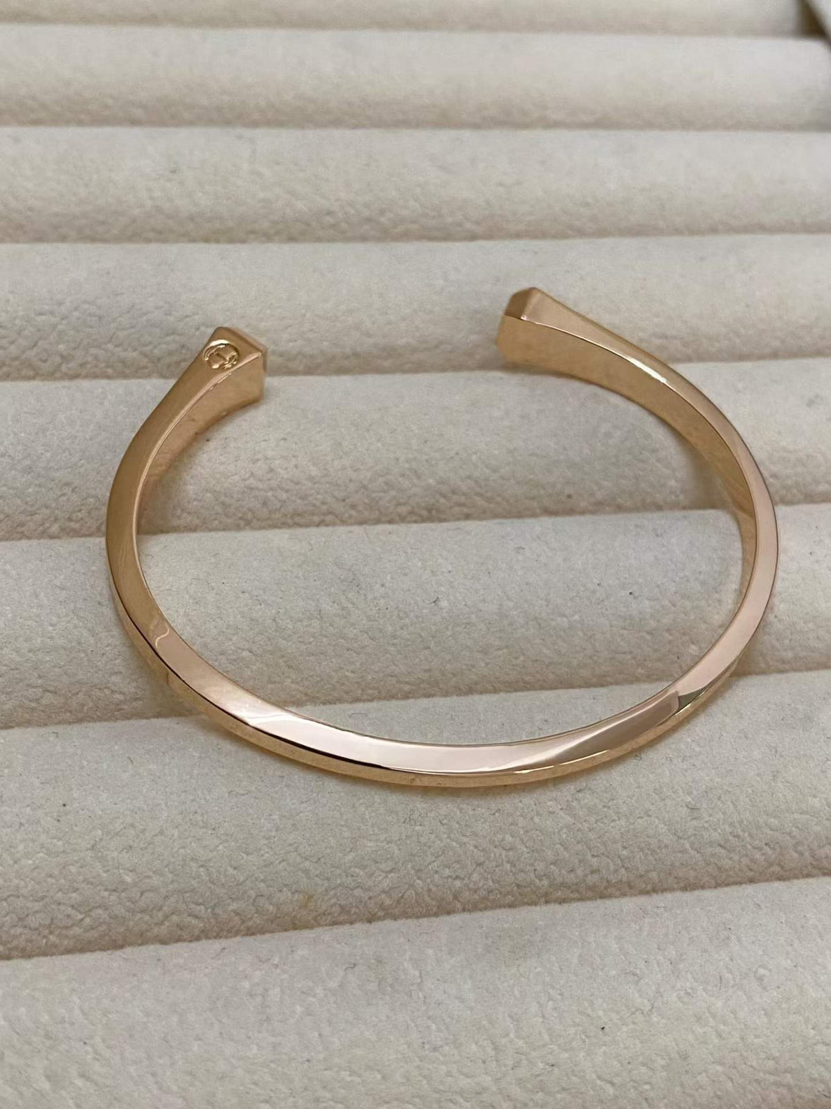 [Avelora Jewelry]CLOU DE FORGE SQUARE CONE STUDS OPEN CUFF ONE SIZE
