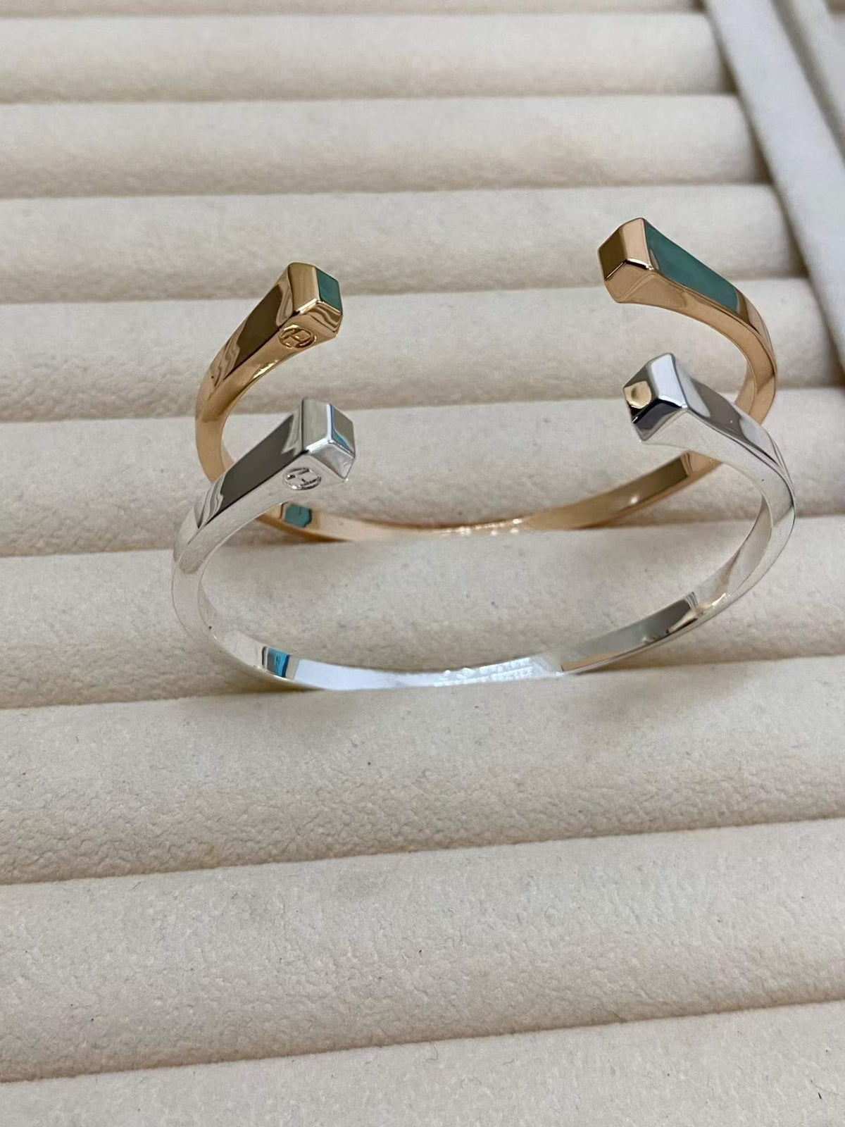 [Avelora Jewelry]CLOU DE FORGE SQUARE CONE STUDS OPEN CUFF ONE SIZE