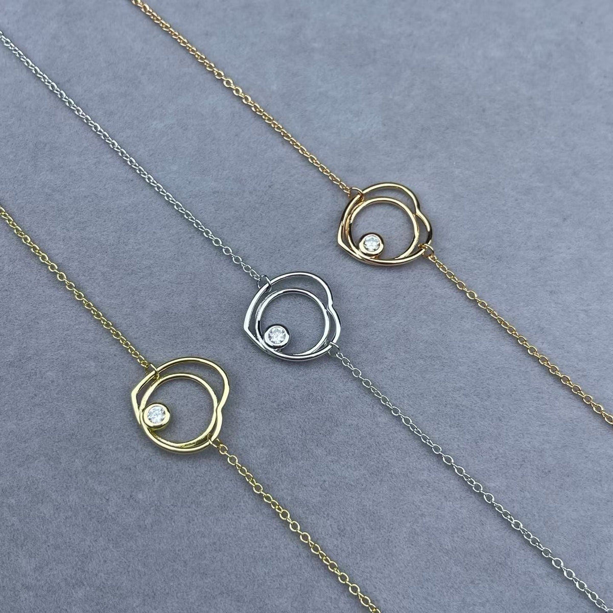 [Avelora Jewelry]HOLLOW HEART SINGLE DIAMOND BRACELET