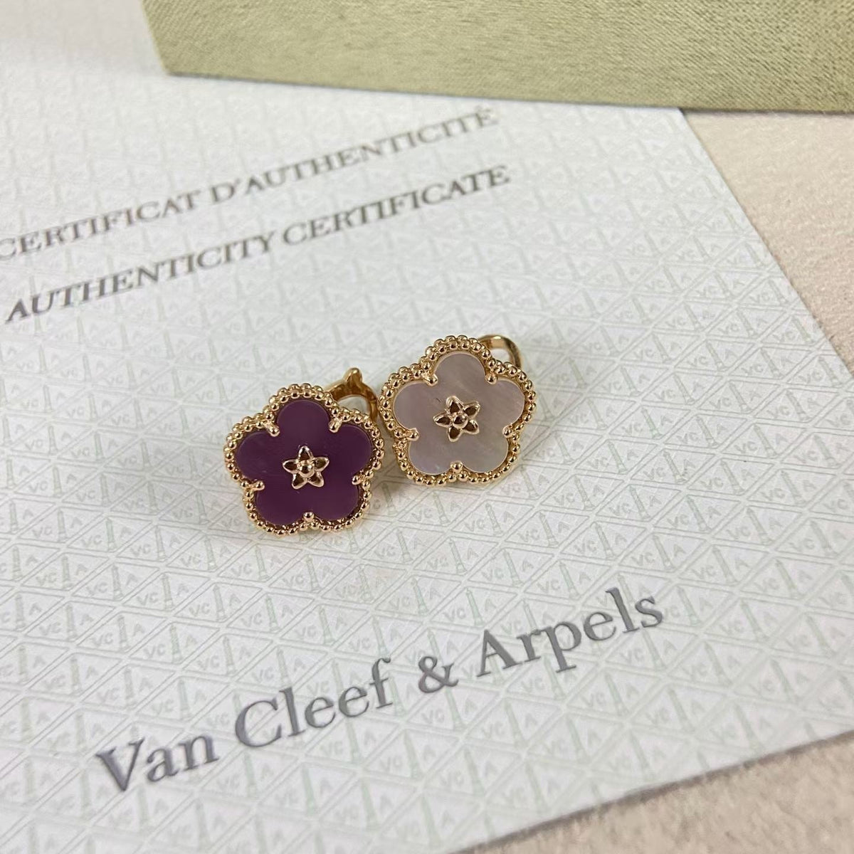 [Avelora Jewelry]NEW PURPLE PLUM FRAGRANCE PLUM BLOSSOM GOLD EARRINGS