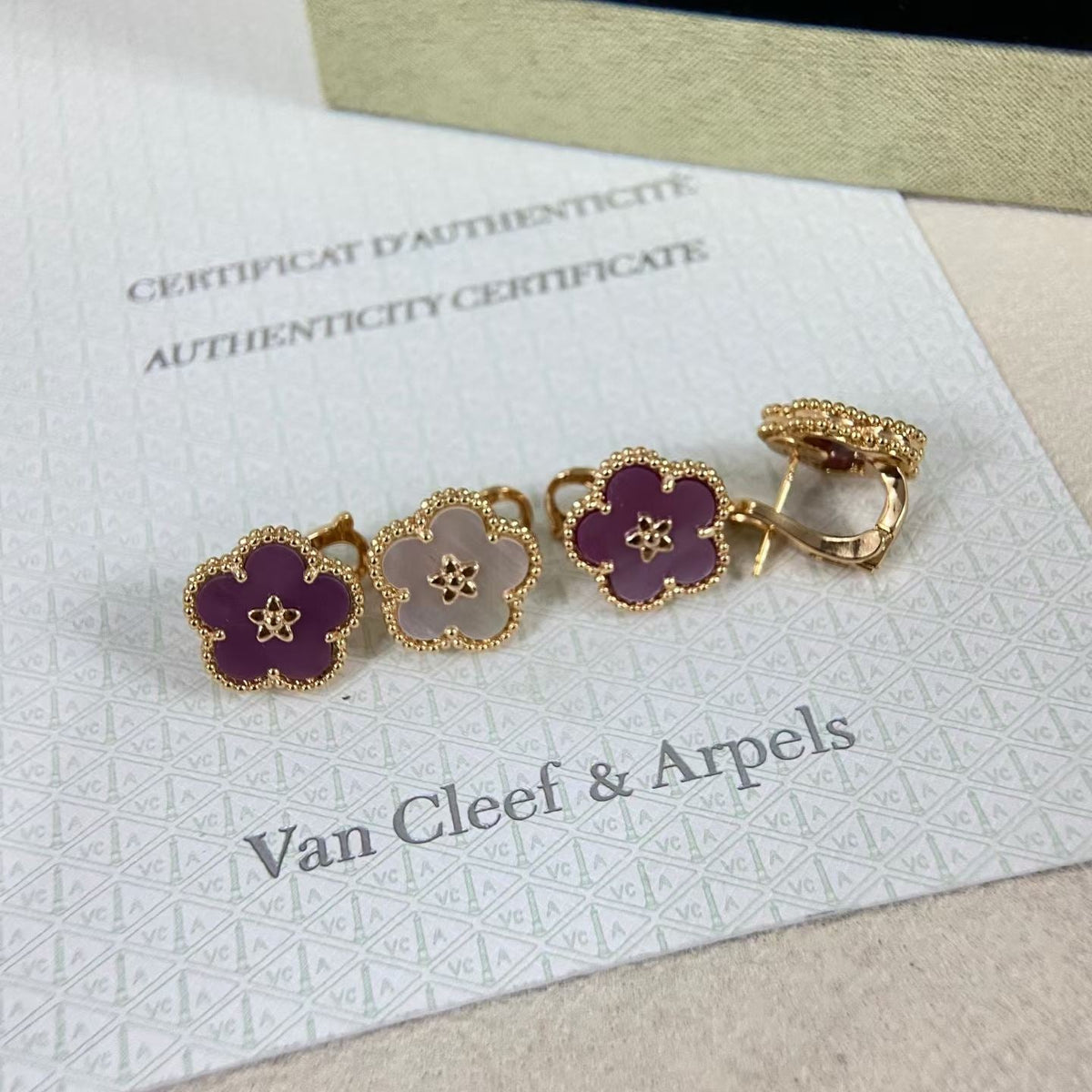 [Avelora Jewelry]NEW PURPLE PLUM FRAGRANCE PLUM BLOSSOM GOLD EARRINGS