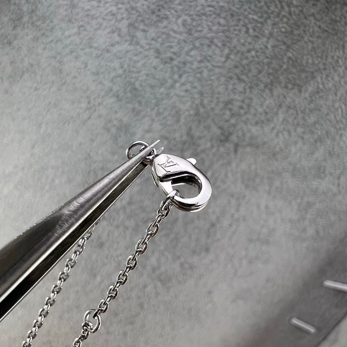 [Avelora Jewelry]FOUR-LEAF CLOVER OPENWORK NECKLACE