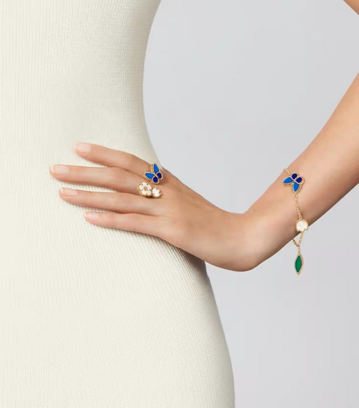 [Avelora Jewelry ]LUCKY SPRING GOLD BLUESTONE WHITE MOTHER-OF-PEARL BRACELET