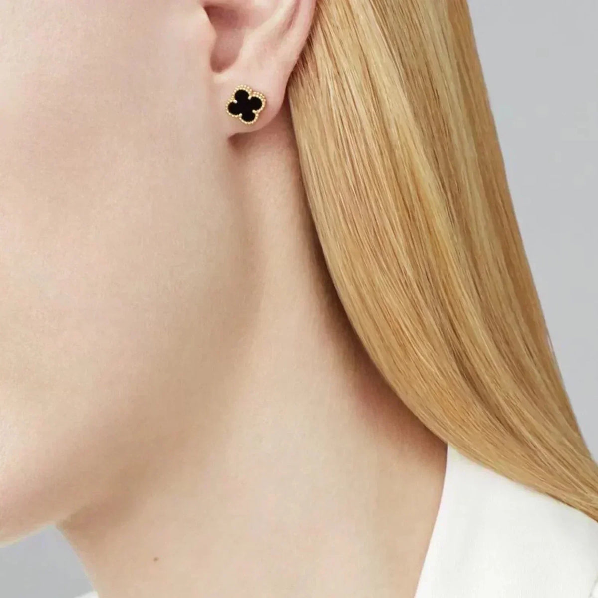 [Avelora Jewelry ]CLOVER MINI 9.5MM BLACK MOP EARRINGS