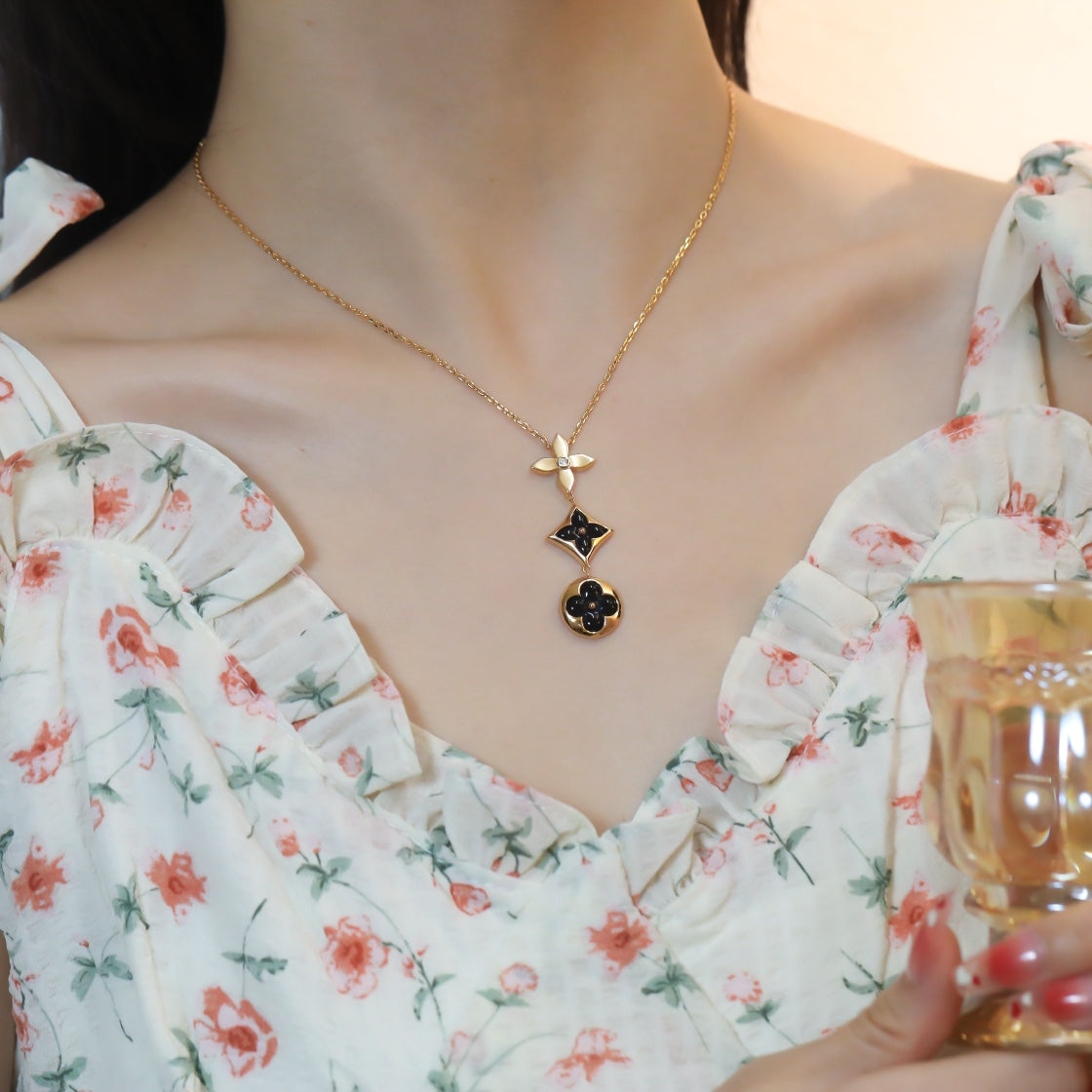 [Avelora]STAR AND SUN ONYX ROSE GOLD NECKLACE