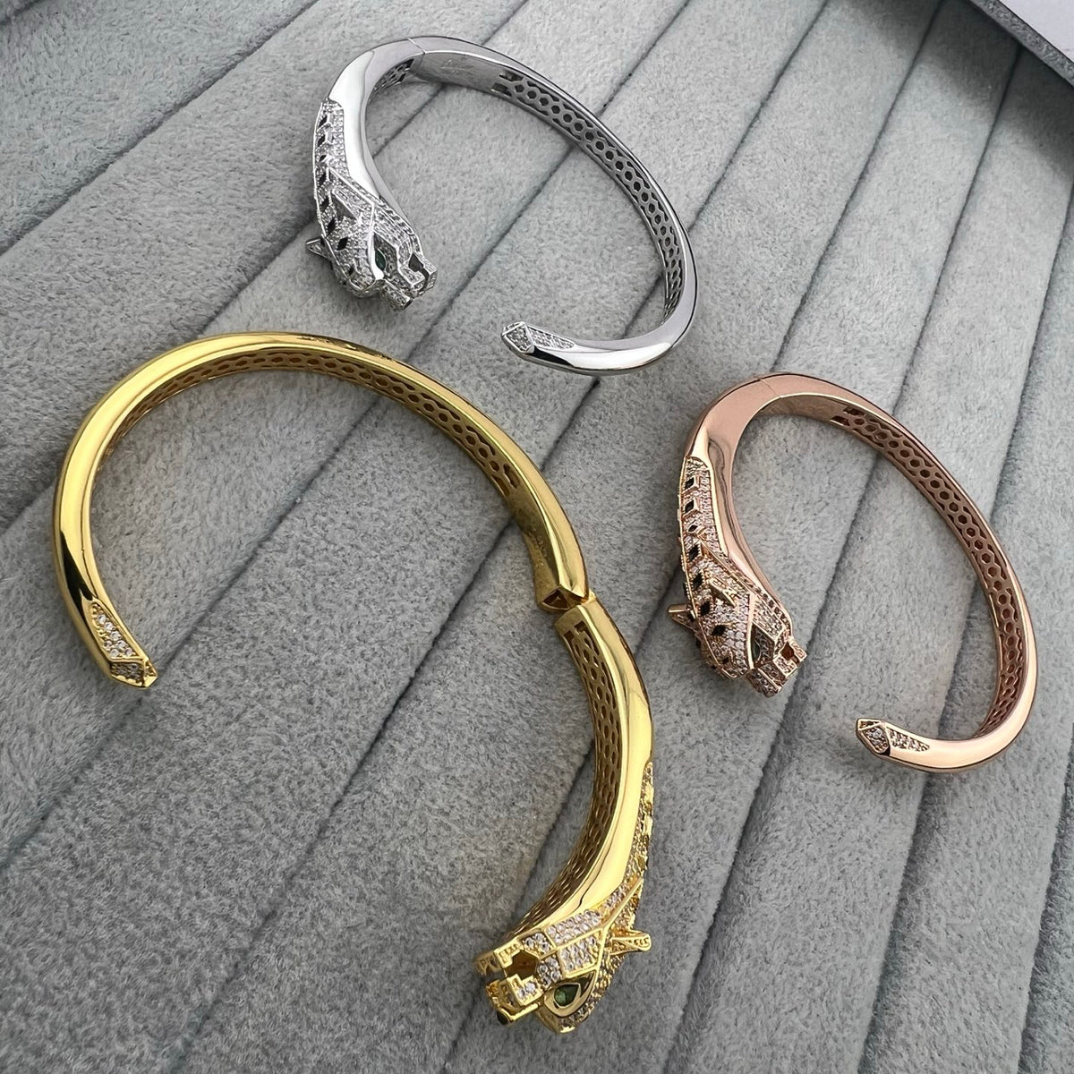 Avelora SPOTTED PANTHER HEAD OPEN BANGLE product view 2