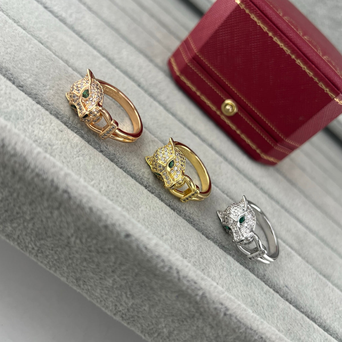 Round-Wire Panther Head Ring - detail view
