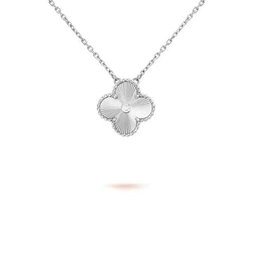 [Avelora Jewelry ]CLOVER  15MM DIAMOND LASER NECKLACE SILVER