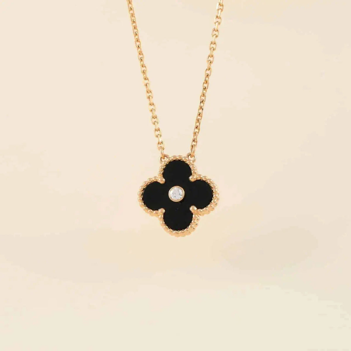 [Avelora Jewelry ]CLOVER 15MM DIAMOND ONYX NECKLACE