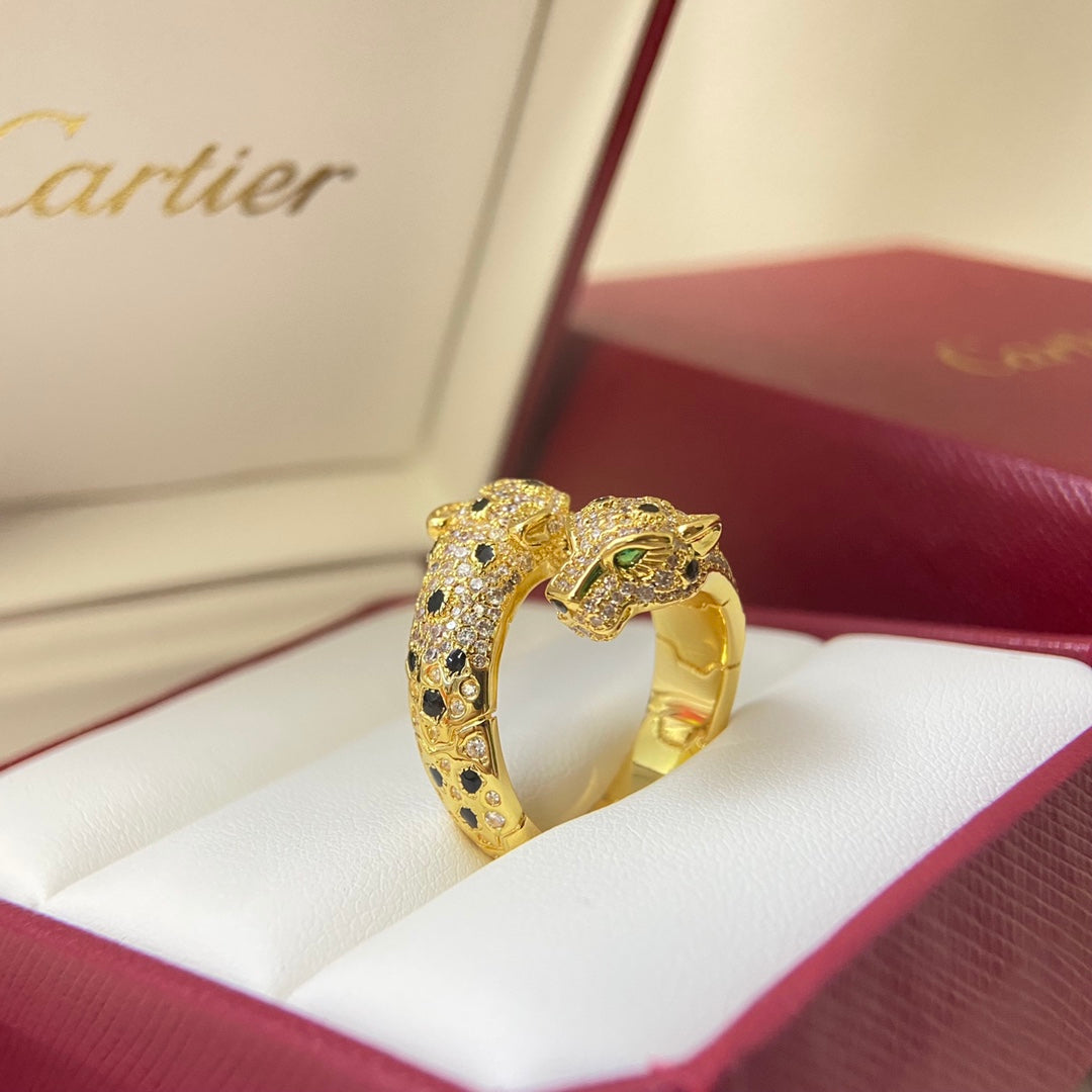 Pavé Twin Panther Ring - detail view