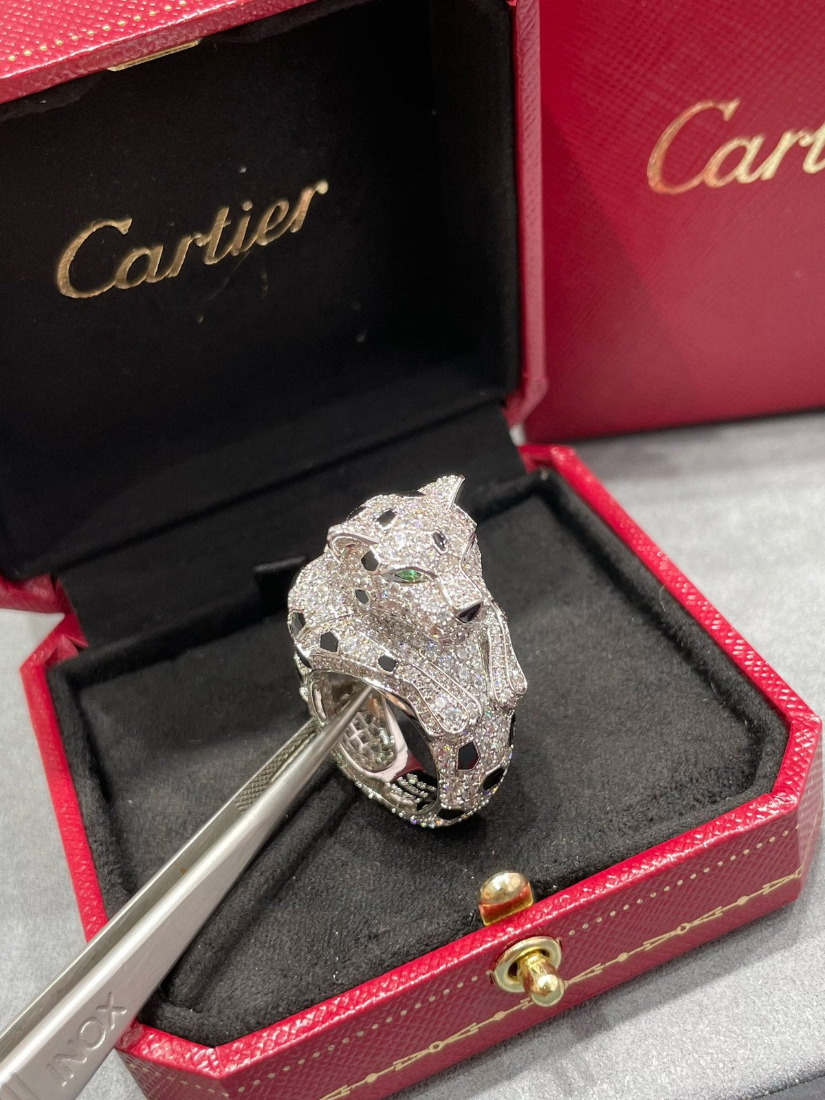 Spotted Panther Head Statement Ring - detail view