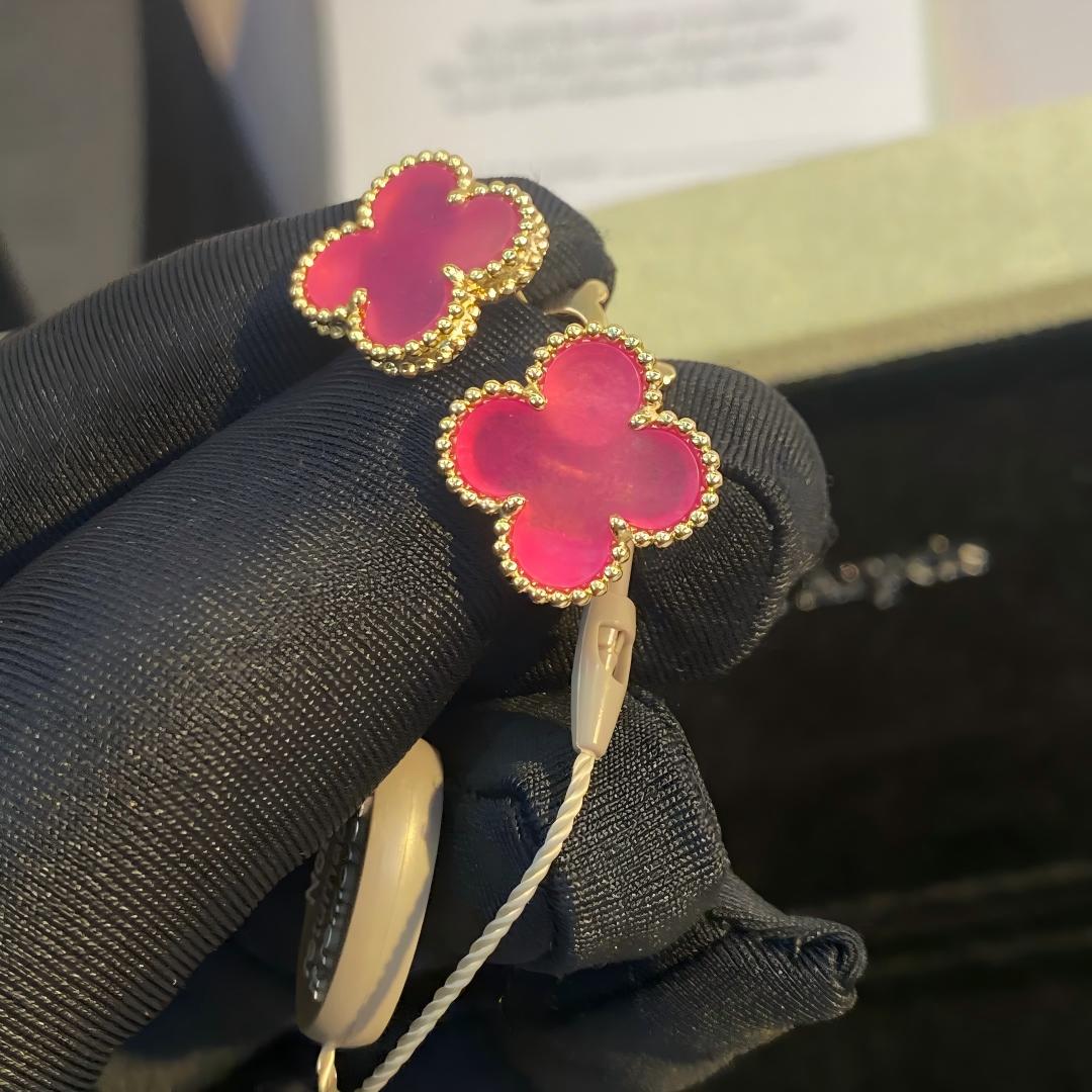 [Avelora jewelry]NEW CLOVER 15MM PINK ENAMEL STUD EARRINGS