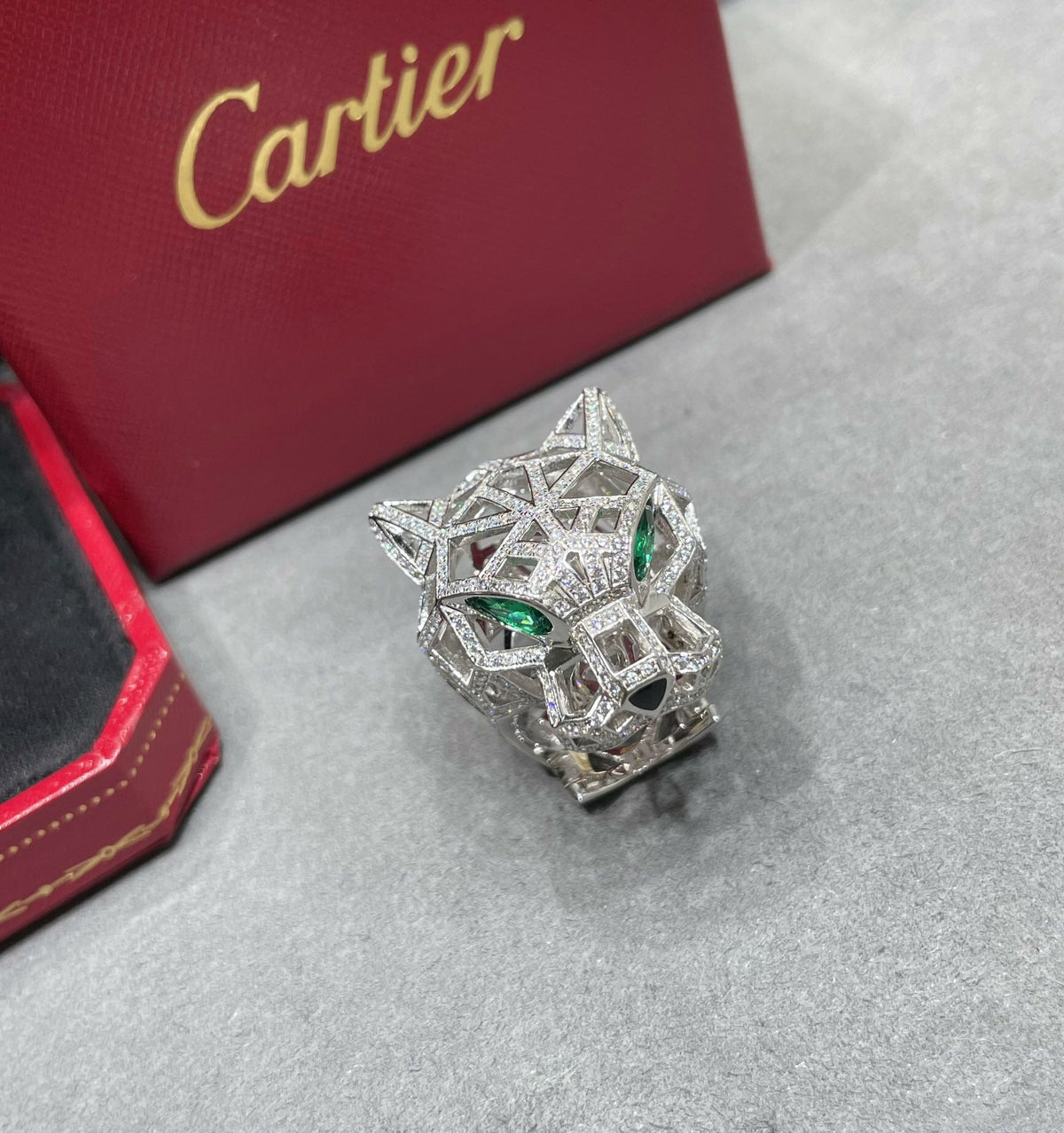 Geometric Openwork Panther Head Ring - detail view