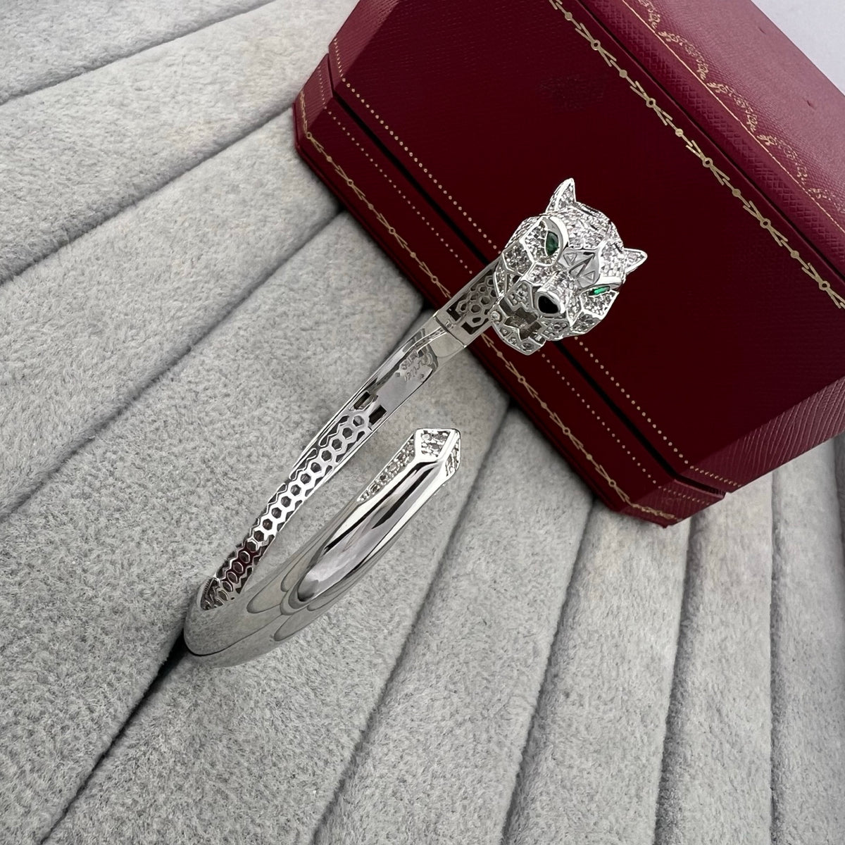 Avelora SPOTTED PANTHER HEAD OPEN BANGLE product view 4