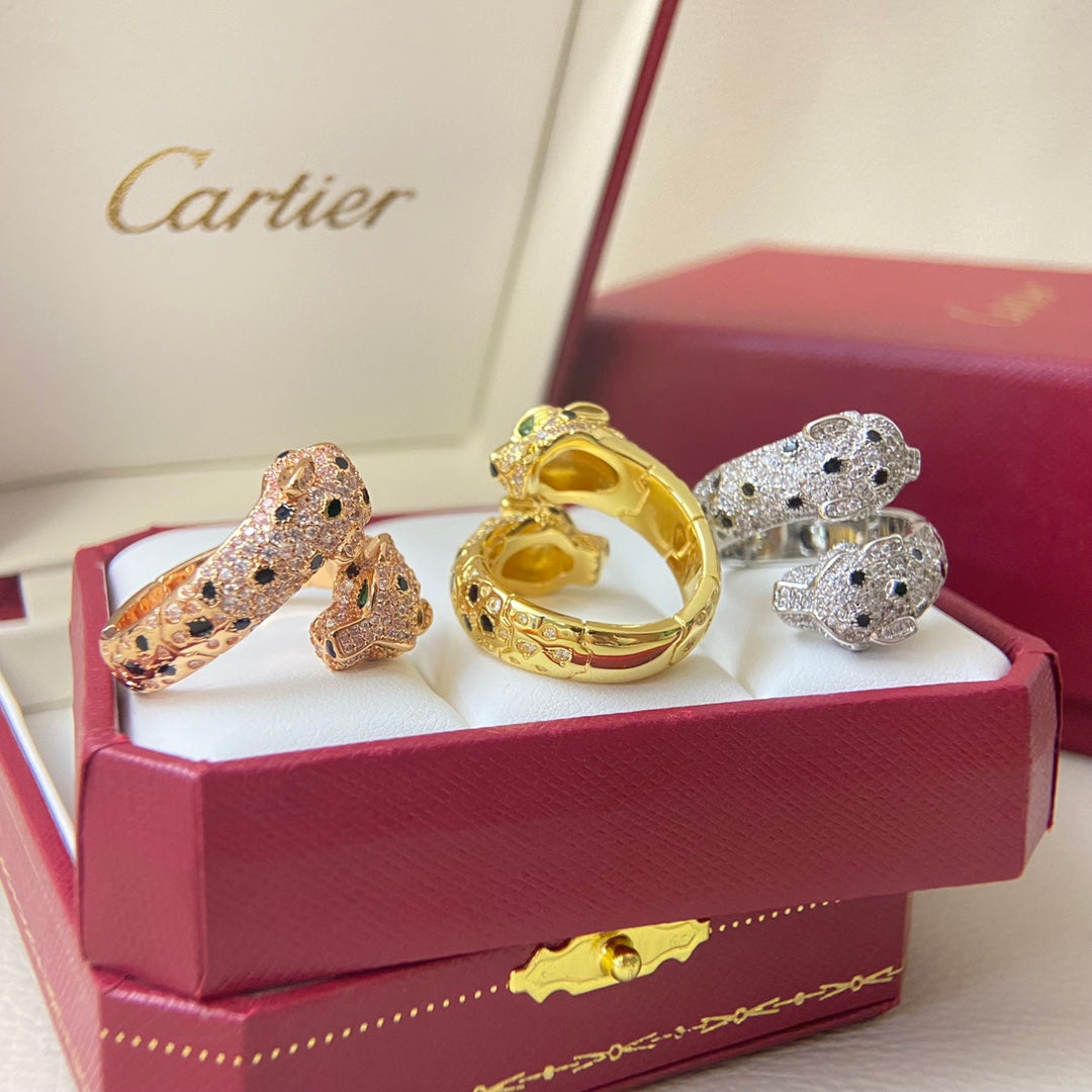 Pavé Twin Panther Ring - detail view
