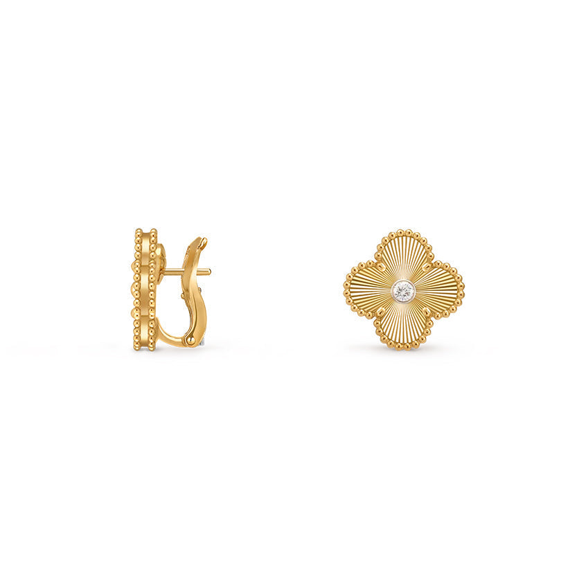 [Avelora]15MM CLOVER FLOWER STUD EARRINGS DIAMOND-GOLD COLLECTION