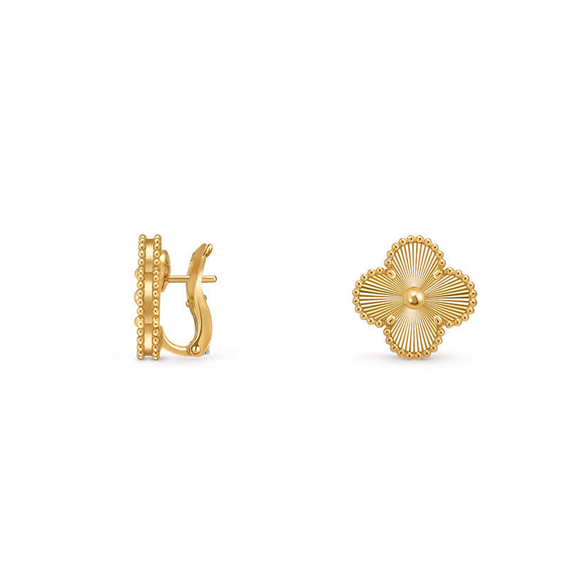 [Avelora]15MM CLOVER FLOWER STUD EARRINGS GOLD COLLECTION