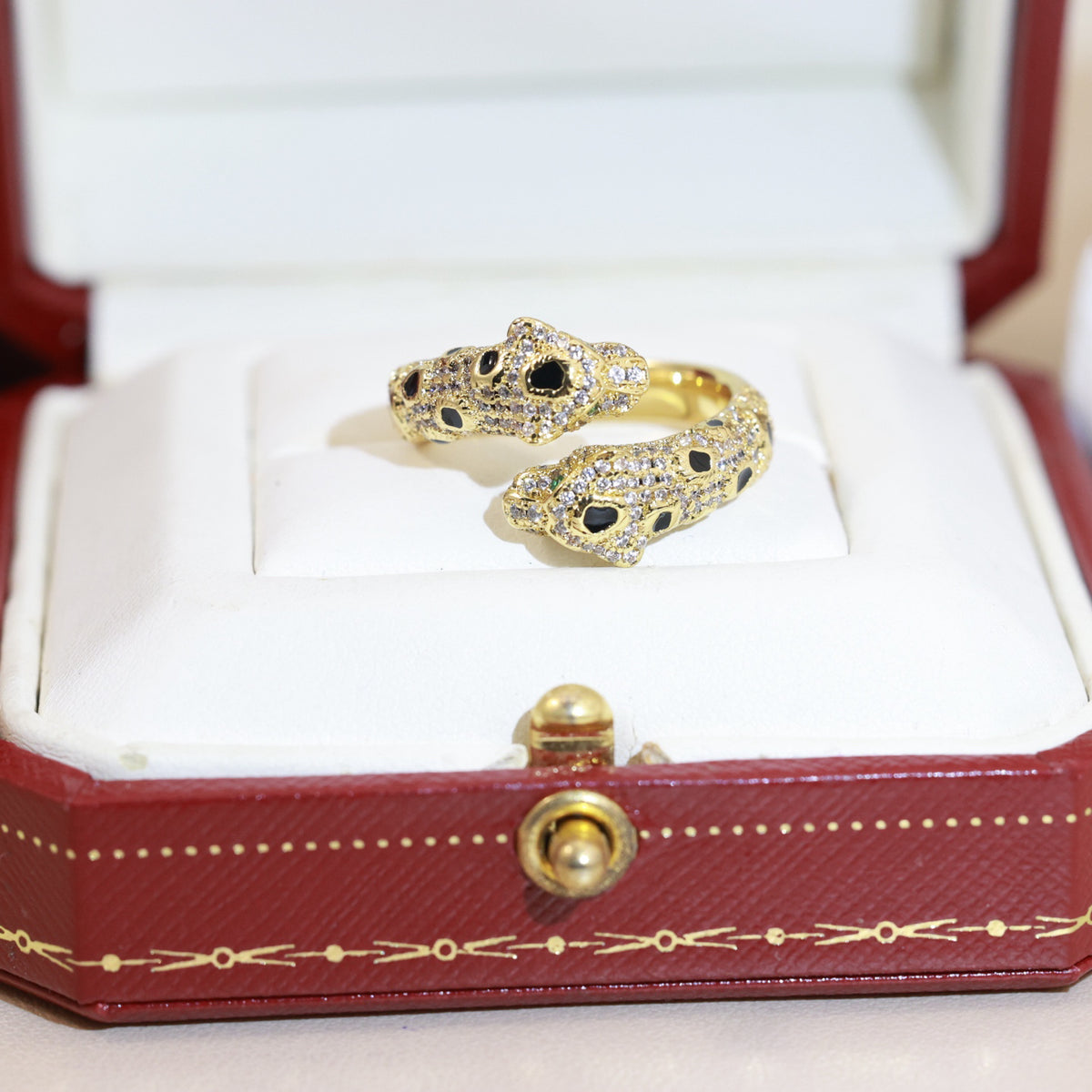 Full-Pavé Double Panther Ring - detail view