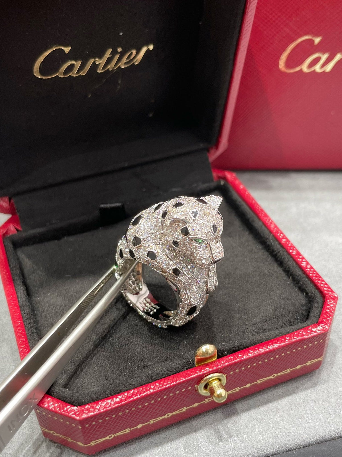 Spotted Panther Head Statement Ring - detail view
