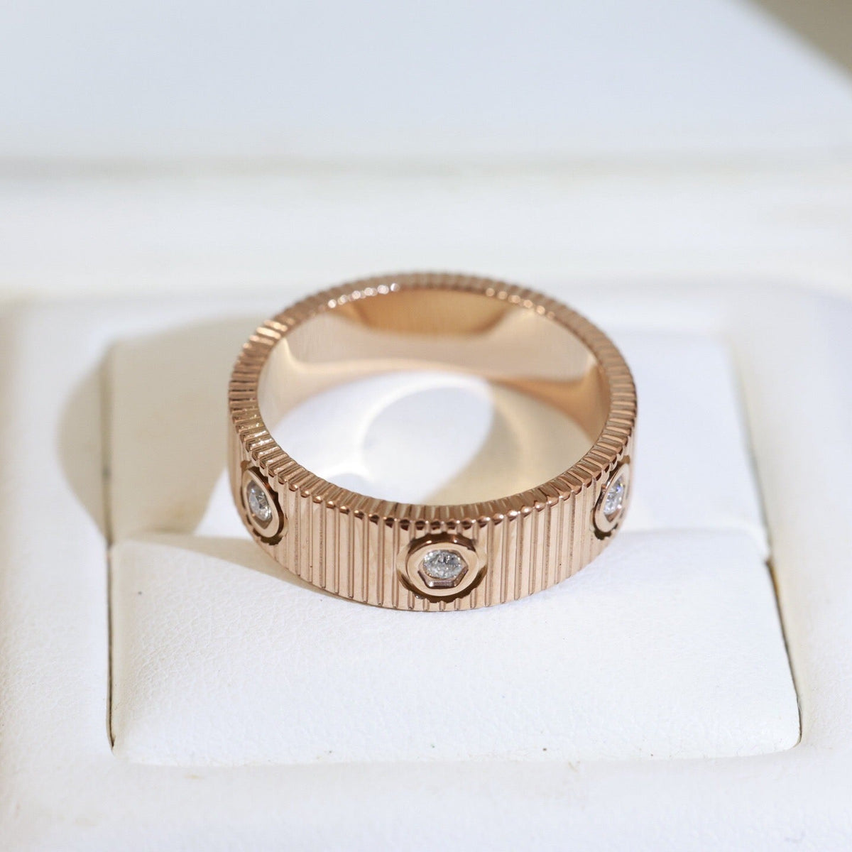 [Avelora Jewelry]LOVE 6.5MM UNLIMITED 6 DIAMONDS RING
