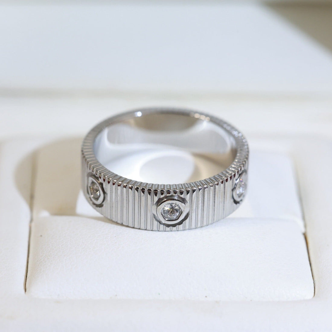[Avelora Jewelry]LOVE 6.5MM UNLIMITED 6 DIAMONDS RING