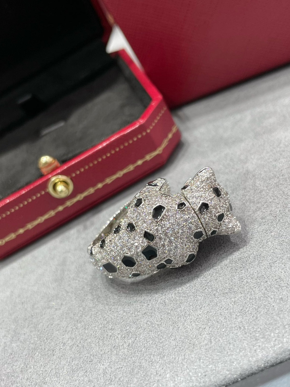 Spotted Panther Head Statement Ring - detail view