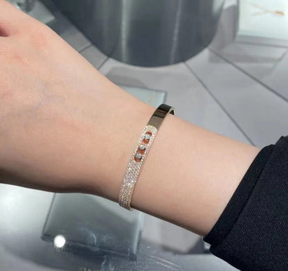 [Avelora]MOVE NOA PAVÉ DIAMOND BANGLE BRACELET