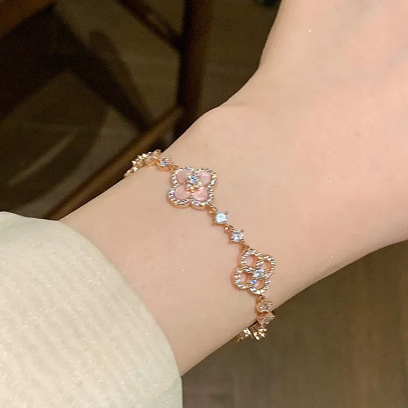 [Avelora Jewelry ]CLOVER 5 MOTIF PINK BLUE RED WHITE BRACELET
