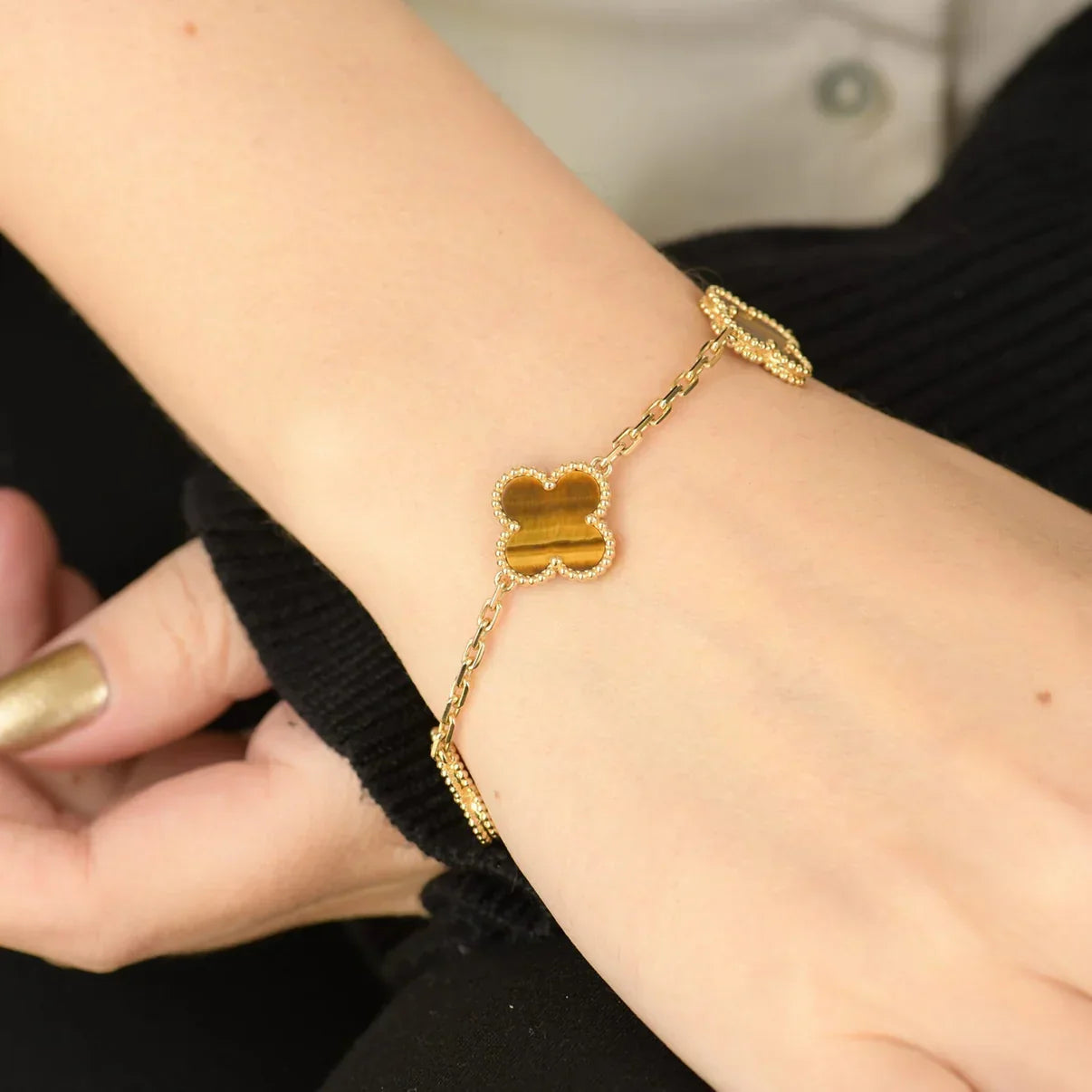 [Avelora]LUCKY CLOVER 5-MOTIF BRACELET -  TIGER’S EYE COLLECTION