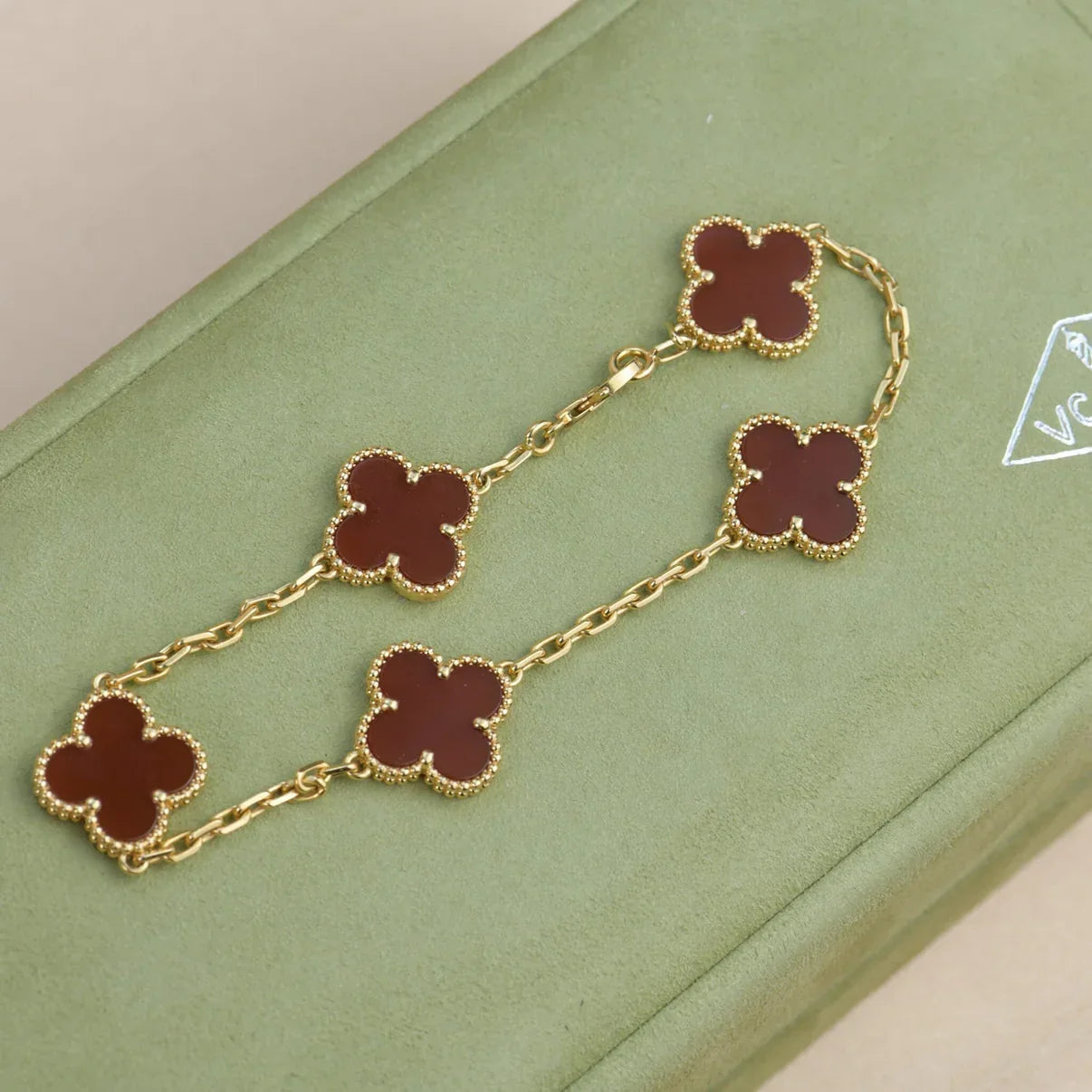 [Avelora]LUCKY CLOVER 5-MOTIF BRACELET - RED CARNELIAN COLLECTION