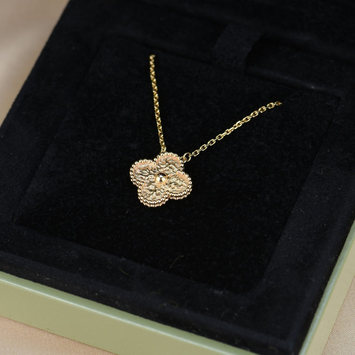 [Avelora Jewelry ]CLOVER 15MM  BRONZING NECKLACE