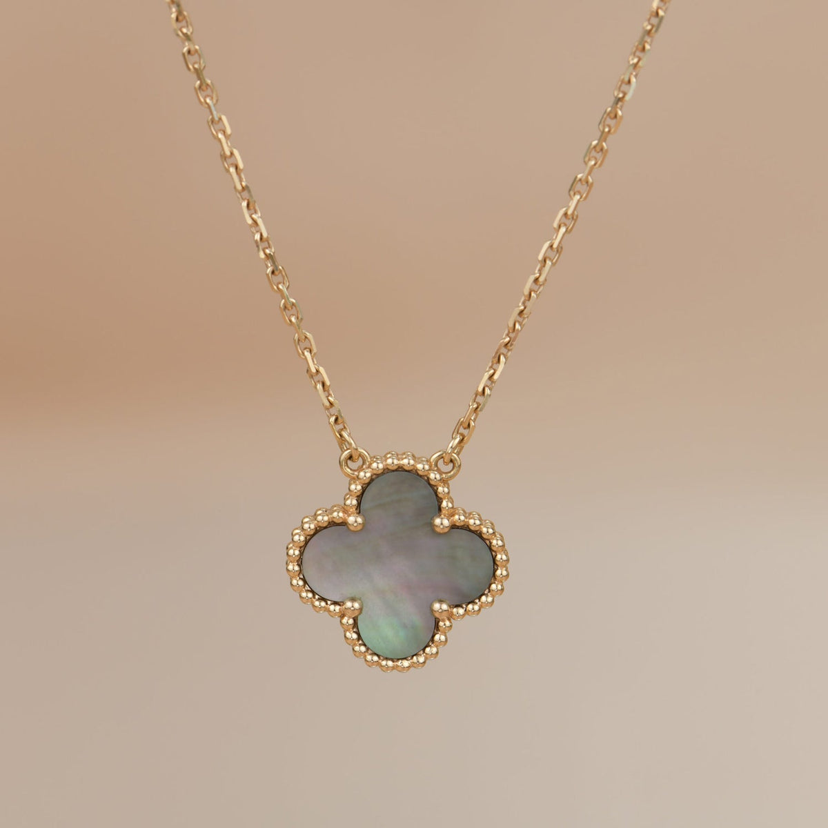 [Avelora Jewelry ]CLOVER 15MM  GRAY MOTHER OF PEARL NECKLACE