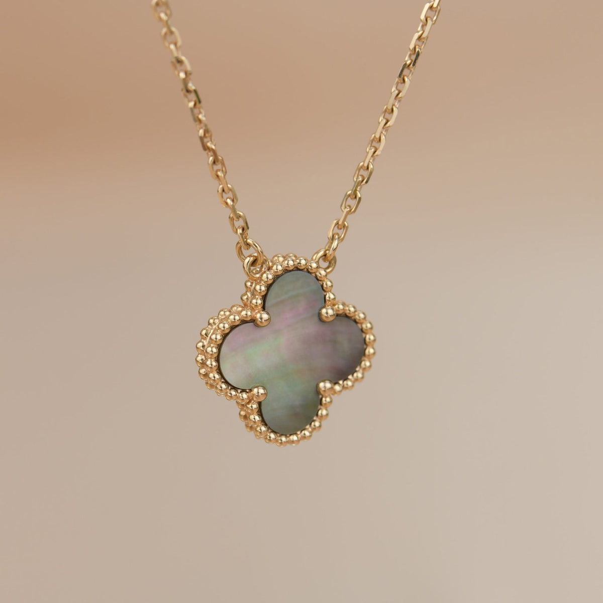 [Avelora Jewelry ]CLOVER 15MM  GRAY MOTHER OF PEARL NECKLACE